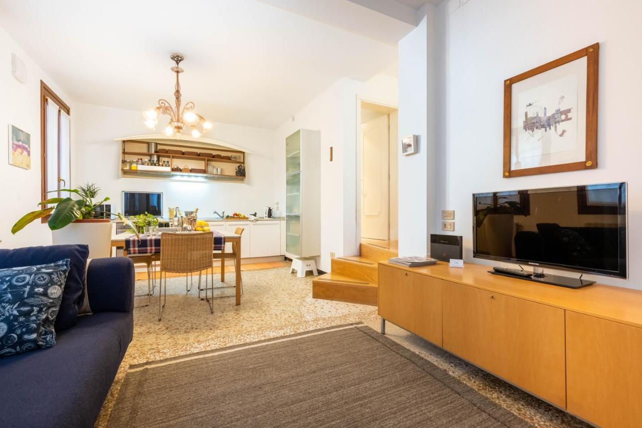 Marco'S Venice House - StayinВенеція Екстер'єр фото