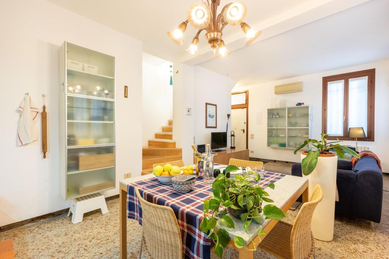 Marco'S Venice House - StayinВенеція Екстер'єр фото